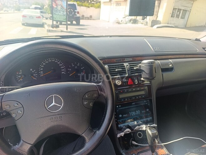 Mercedes E 220 2001, 486,800 km - 2.2 l - Bakı