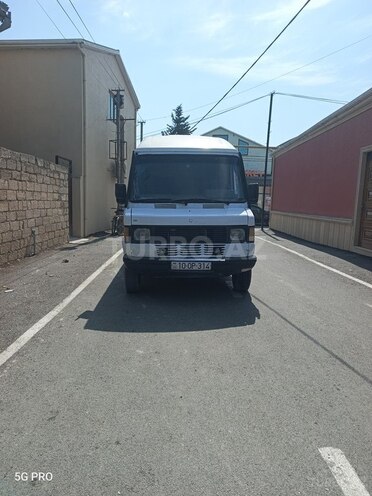 Mercedes 208 D 1991, 366,000 km - 2.3 l - Bakı