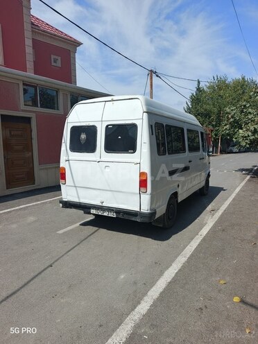 Mercedes 208 D 1991, 366,000 km - 2.3 l - Bakı