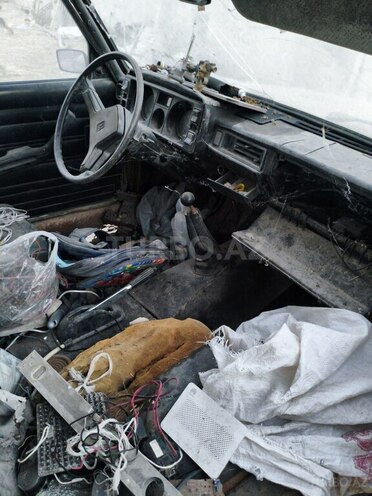 LADA (VAZ) 2105 1983, 10,000 km - 1.5 l - Sabirabad