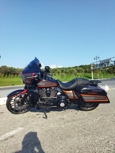 Harley-Davidson FLHX Street Glide 2018, 11,265 km - 1.9 l - Bakı