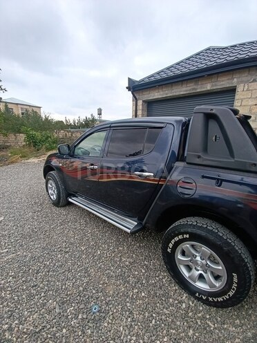 Mitsubishi L200 2011, 390,000 km - 2.5 л - Quba