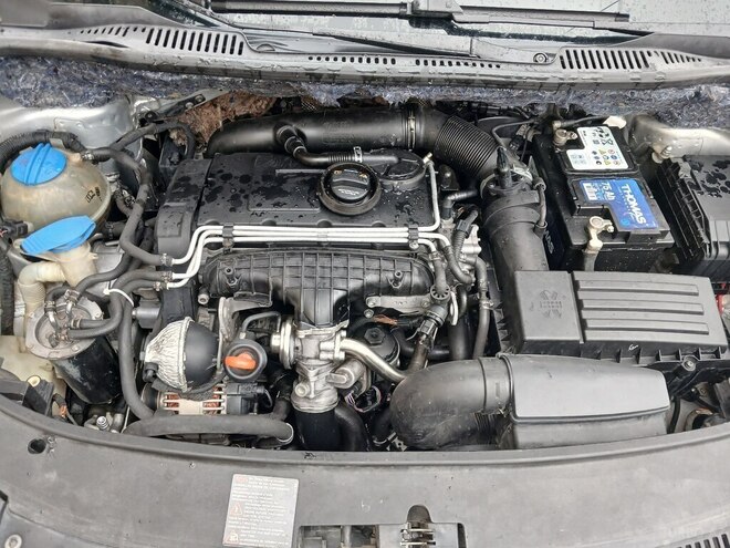 Volkswagen Touran 2007, 290,000 km - 2.0 l - Kürdəmir