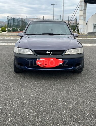 Opel Vectra 1996, 200,000 km - 2.0 l - Qəbələ