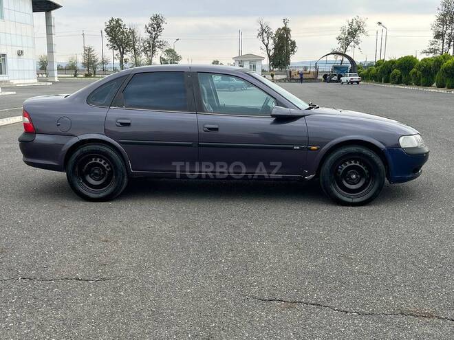 Opel Vectra 1996, 200,000 km - 2.0 l - Qəbələ