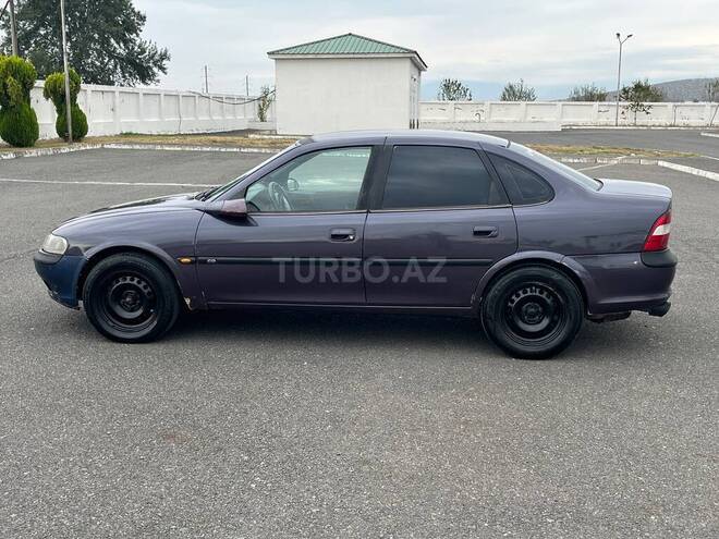 Opel Vectra 1996, 200,000 km - 2.0 l - Qəbələ