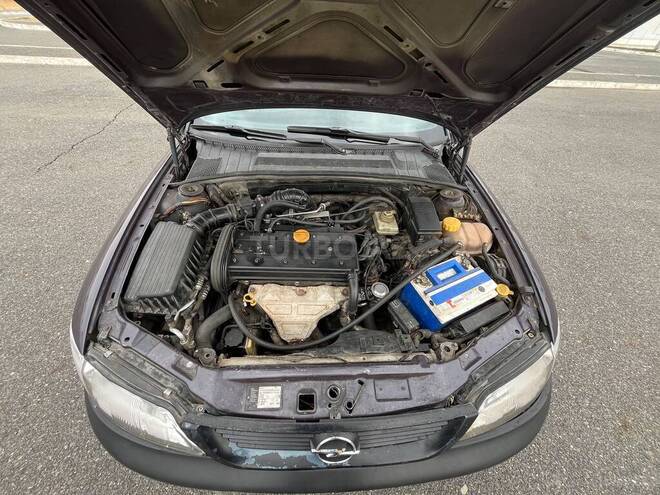 Opel Vectra 1996, 200,000 km - 2.0 l - Qəbələ