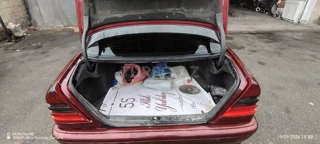 Mercedes C 230 1998, 300,000 km - 2.3 л - Quba