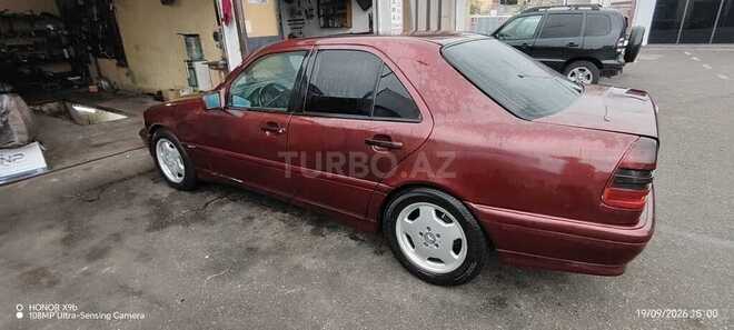 Mercedes C 230 1998, 300,000 km - 2.3 л - Quba