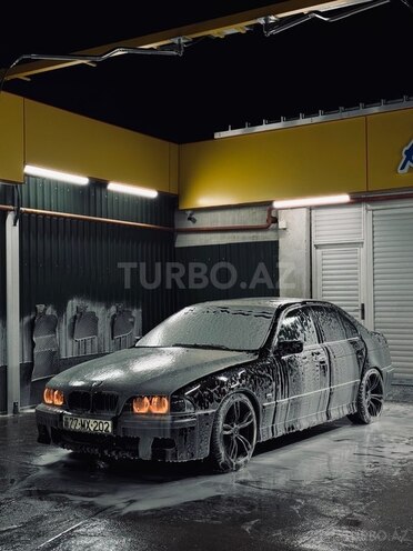 BMW 523 1999, 330,000 km - 2.5 l - Sumqayıt