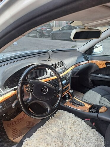 Mercedes E 220 2006, 240,000 km - 2.2 l - Bakı
