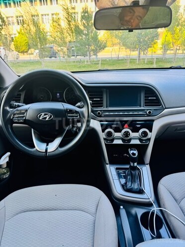 Hyundai Elantra 2018, 105,310 km - 2.0 l - Bakı