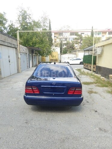 Mercedes E 240 1997, 486,000 km - 2.4 l - Bakı