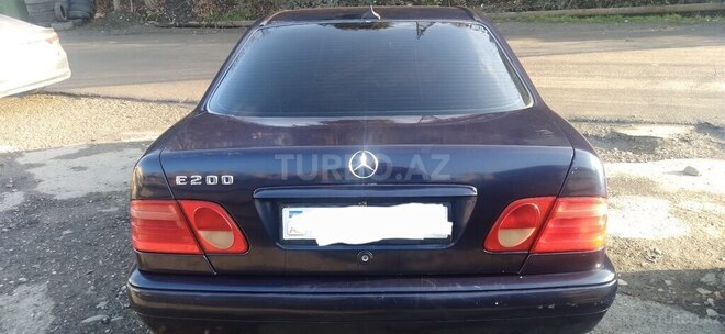 Mercedes E 230 1995, 321,000 km - 2.3 l - Qusar