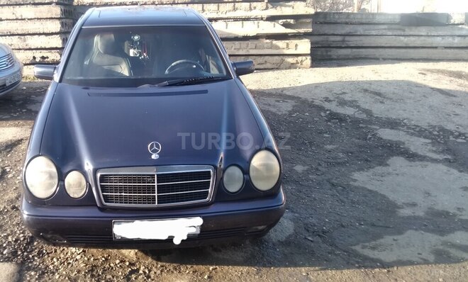 Mercedes E 230 1995, 321,000 km - 2.3 l - Qusar