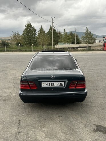 Mercedes E 240 1998, 317,000 km - 2.4 л - Şabran