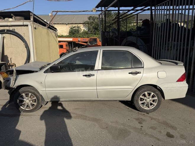 Mitsubishi Lancer 2003, 670,000 km - 1.3 л - Bakı