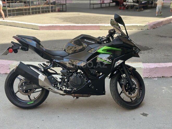 Kawasaki  2025, 8,000 km - 0.5 l - Bakı