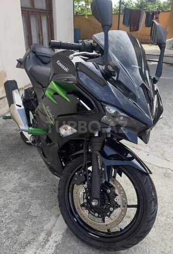 Kawasaki  2025, 8,000 km - 0.5 l - Bakı