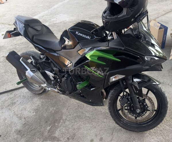 Kawasaki  2025, 8,000 km - 0.5 l - Bakı