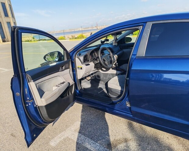 Hyundai Elantra 2017, 176,223 km - 2.0 l - Bakı
