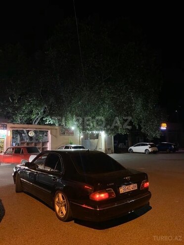 Mercedes E 240 1999, 300,000 km - 2.4 л - Ağstafa