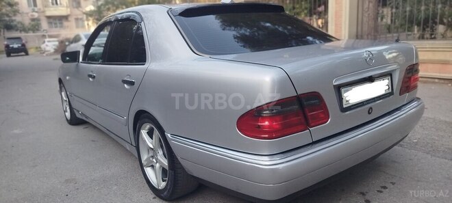Mercedes E 240 1998, 402,852 km - 2.4 l - Bakı