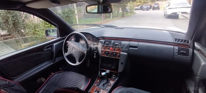 Mercedes E 240 1998, 402,852 km - 2.4 l - Bakı