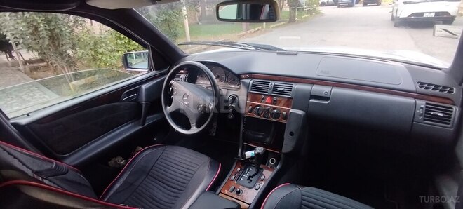 Mercedes E 240 1998, 402,852 km - 2.4 l - Bakı