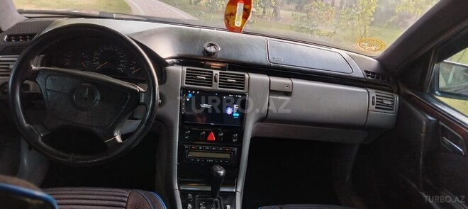 Mercedes E 240 1998, 350,000 km - 2.4 l - Bakı