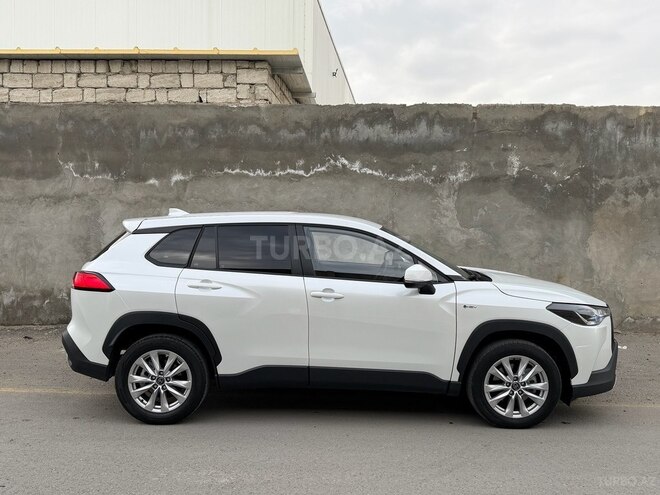Toyota Corolla Cross 2025, 20,000 km - 2.0 l - Bakı