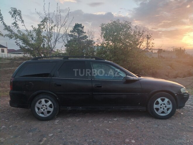 Opel Vectra 1999, 218,425 km - 1.6 l - Qazax