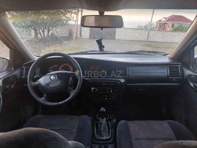 Opel Vectra 1999, 218,425 km - 1.6 l - Qazax