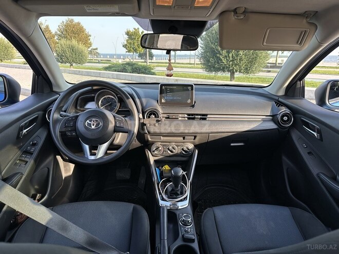 Toyota Yaris 2017, 200,000 km - 1.5 л - Bakı