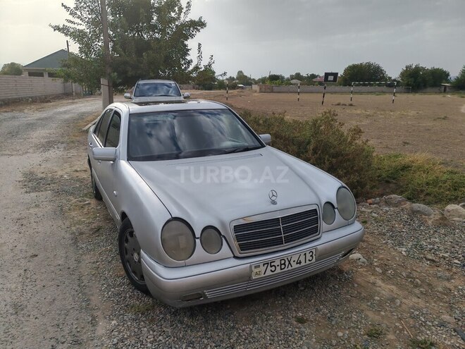 Mercedes E 200 1996, 455,000 km - 2.2 л - Naxçıvan