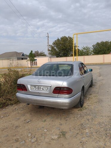 Mercedes E 200 1996, 455,000 km - 2.2 л - Naxçıvan