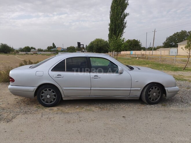 Mercedes E 200 1996, 455,000 km - 2.2 л - Naxçıvan