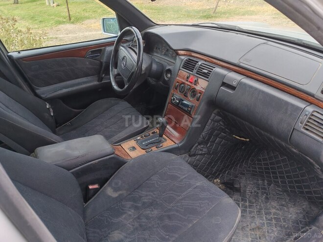 Mercedes E 200 1996, 455,000 km - 2.2 л - Naxçıvan