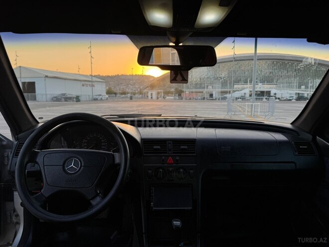 Mercedes C 180 1996, 380,000 km - 1.8 l - Qusar