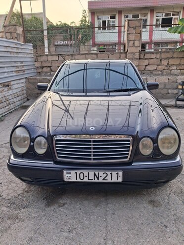 Mercedes E 240 1998, 248,650 km - 2.4 l - Tovuz
