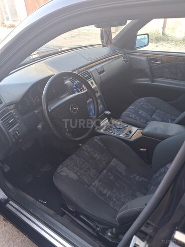 Mercedes E 240 1998, 248,650 km - 2.4 l - Tovuz