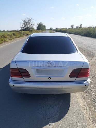 Mercedes E 230 1997, 171,812 km - 2.3 l - Yevlax