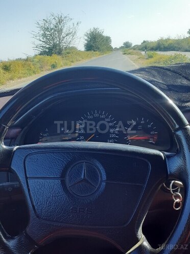 Mercedes E 230 1997, 171,812 km - 2.3 l - Yevlax