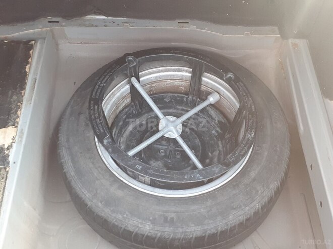Mercedes E 230 1997, 171,812 km - 2.3 l - Yevlax