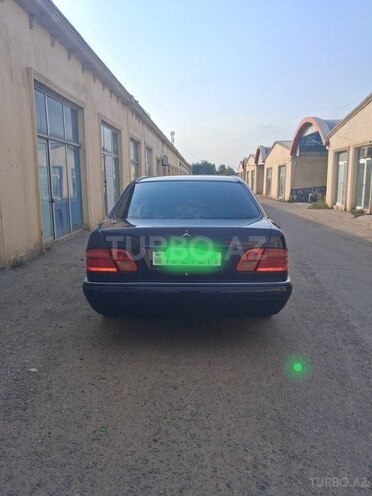 Mercedes E 240 1998, 248,650 km - 2.4 l - Tovuz