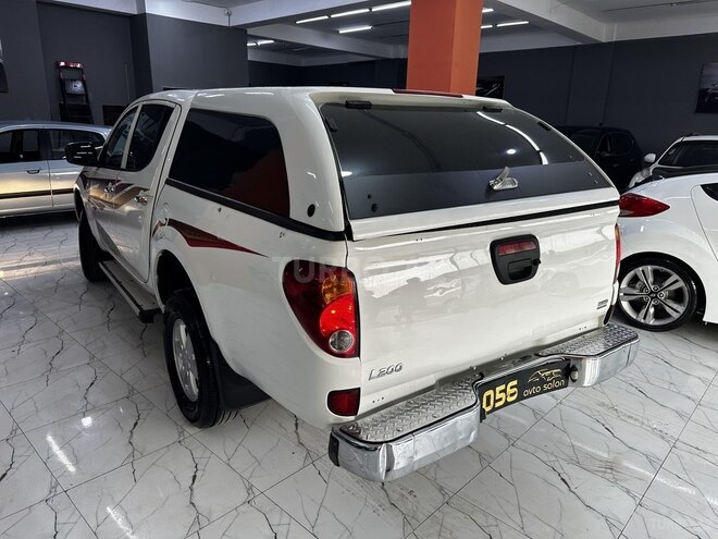 Mitsubishi L200 2014, 298,000 km - 2.5 l - Xırdalan