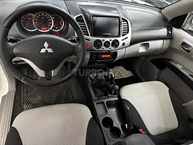 Mitsubishi L200 2014, 298,000 km - 2.5 l - Xırdalan