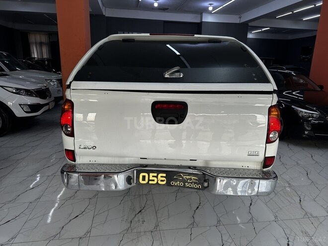 Mitsubishi L200 2014, 298,000 km - 2.5 l - Xırdalan