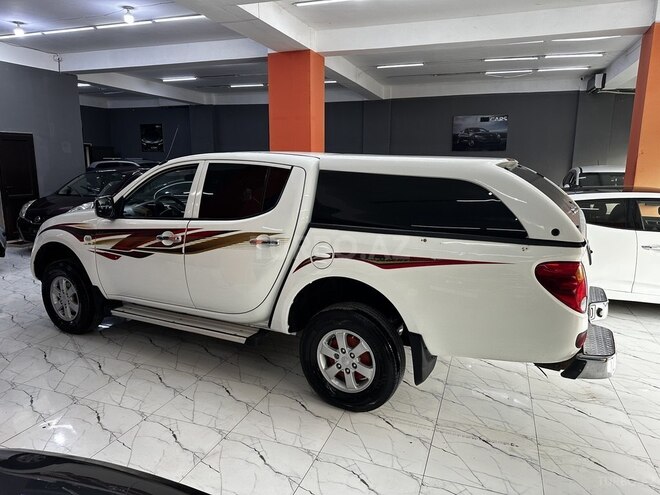 Mitsubishi L200 2014, 298,000 km - 2.5 l - Xırdalan