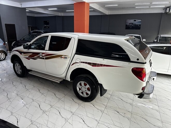 Mitsubishi L200 2014, 298,000 km - 2.5 l - Xırdalan